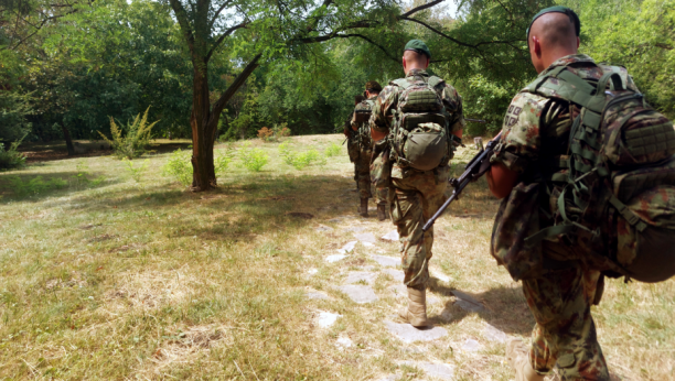 SNALAŽENJE U NAJTEŽIM USLOVIMA Specijalistička obuka vojnika izviđača (FOTO)