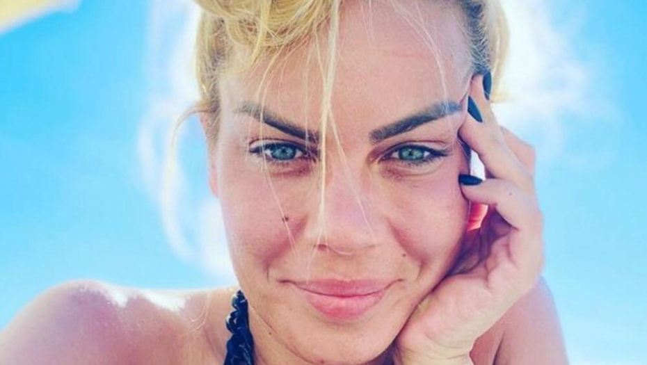 DEČKO JOJ JE PUCAO U GLAVU, POLICIJA ZATEKLA JEZIV PRIZOR! Naša glumica preživela horor, evo kako danas izgleda nakon jezive tragedije!