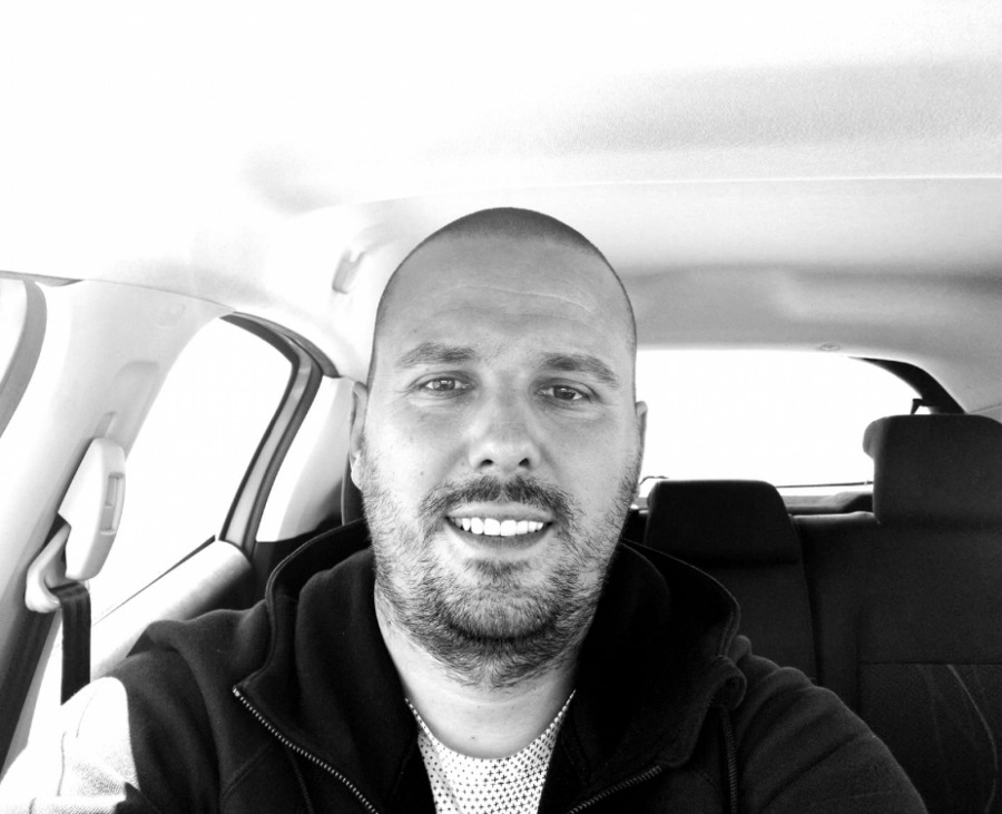 POGINUO DOK JE JURIO ZA BAHATIM VOZAČEM Ovo je policajac koji je stradao tokom potere (FOTO)