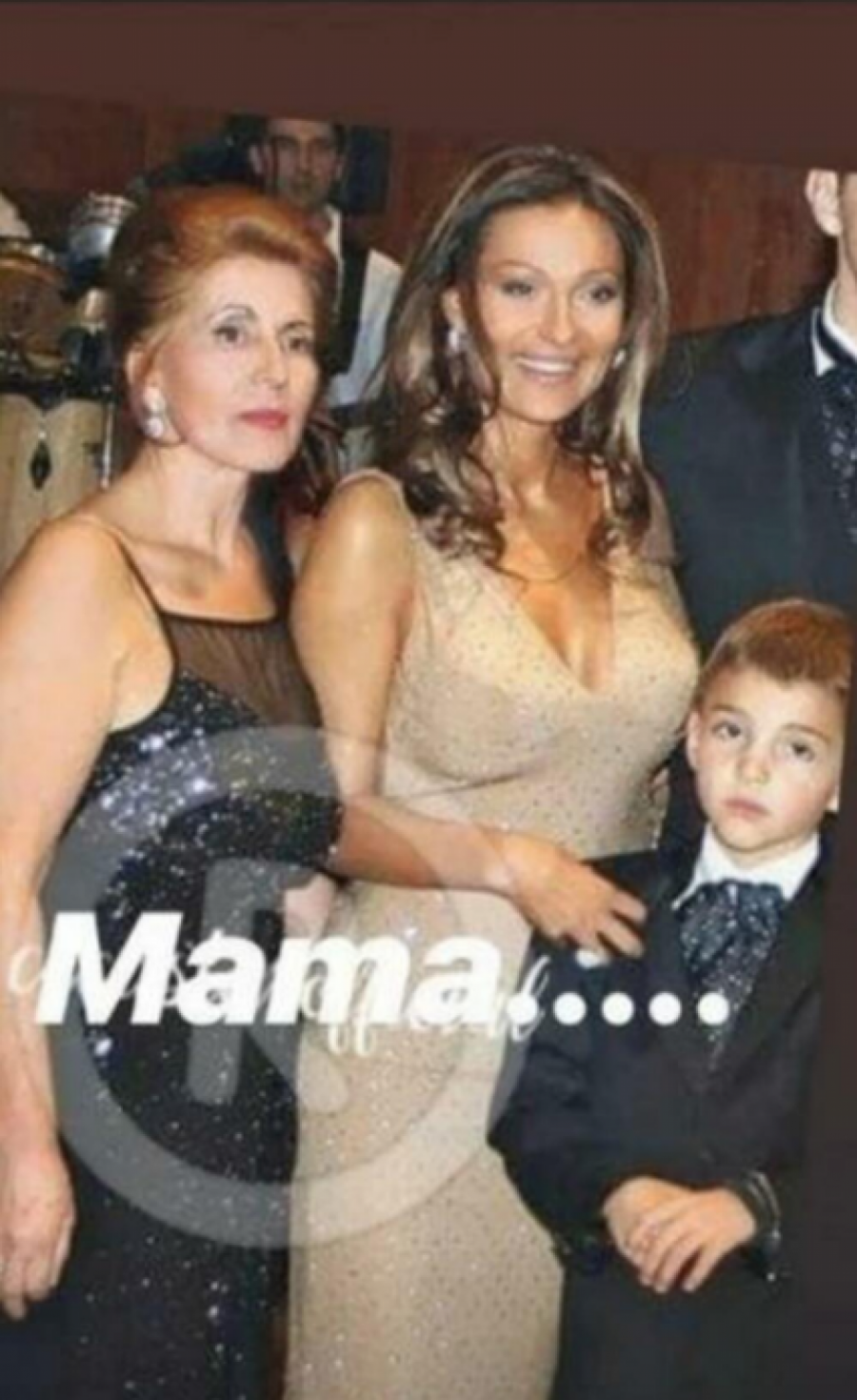 ISPLIVALA NIKAD VIĐENA FOTOGRAFIJA Ceca i njena majka neverovatno liče, fanovi oduševljeni, evo od koga je nasledila lepotu