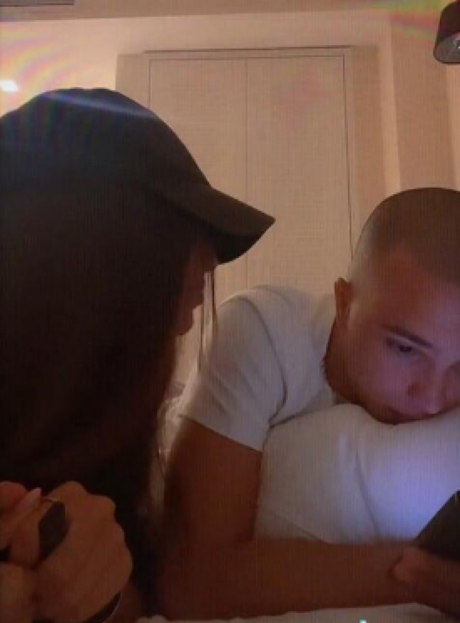 VOJAŽ SMUVAO ĆERKU HARISA DŽINOVIĆA? Poljupci pljušte na sve strane, evo gde njih dvoje provode vreme (FOTO)