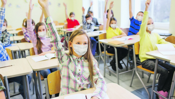 OBAVEŠTENJE ZA RODITELJE U SRBIJI Epidemiolog Tiodorović kaže da je zbog korone moguće odlaganje školske godine