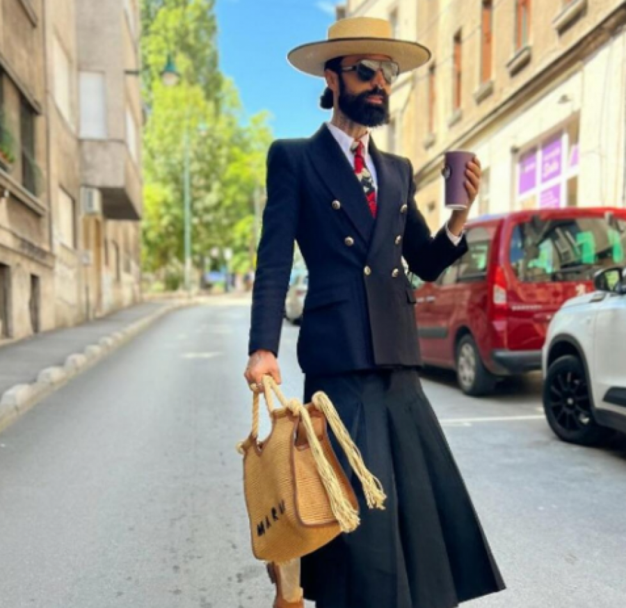 ODBACILI SU GA JER JE DRUGAČIJI Potresan život Boža Vreće nikoga ne ostavlja ravnodušnim, prošao je kroz pakao, a sada je majstor sevdalinki