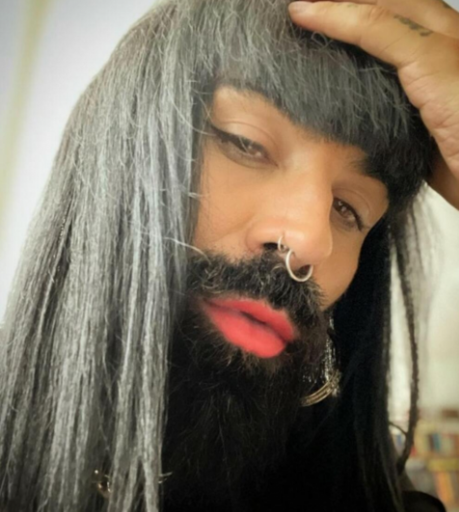 ODBACILI SU GA JER JE DRUGAČIJI Potresan život Boža Vreće nikoga ne ostavlja ravnodušnim, prošao je kroz pakao, a sada je majstor sevdalinki