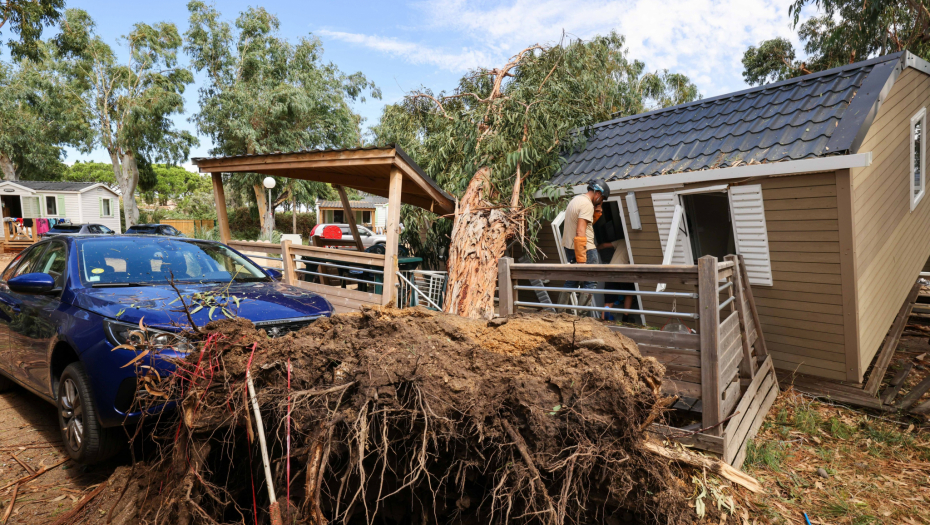 APOKALIPSA, VETAR UBIO 13 LJUDI! Vremenske neprilike preslab su opis onoga što se dešava na Starom kontinentu