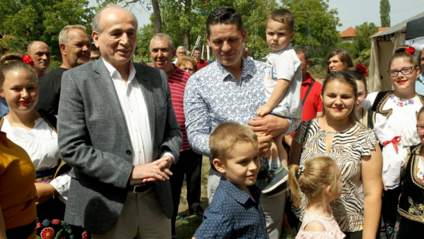 KRKOBABIĆ NA MIHOLJSKIM SUSRETIMA SELA: Merošina je probuđena, primer uspešne saradnje Vlade Srbije i lokalne samouprave