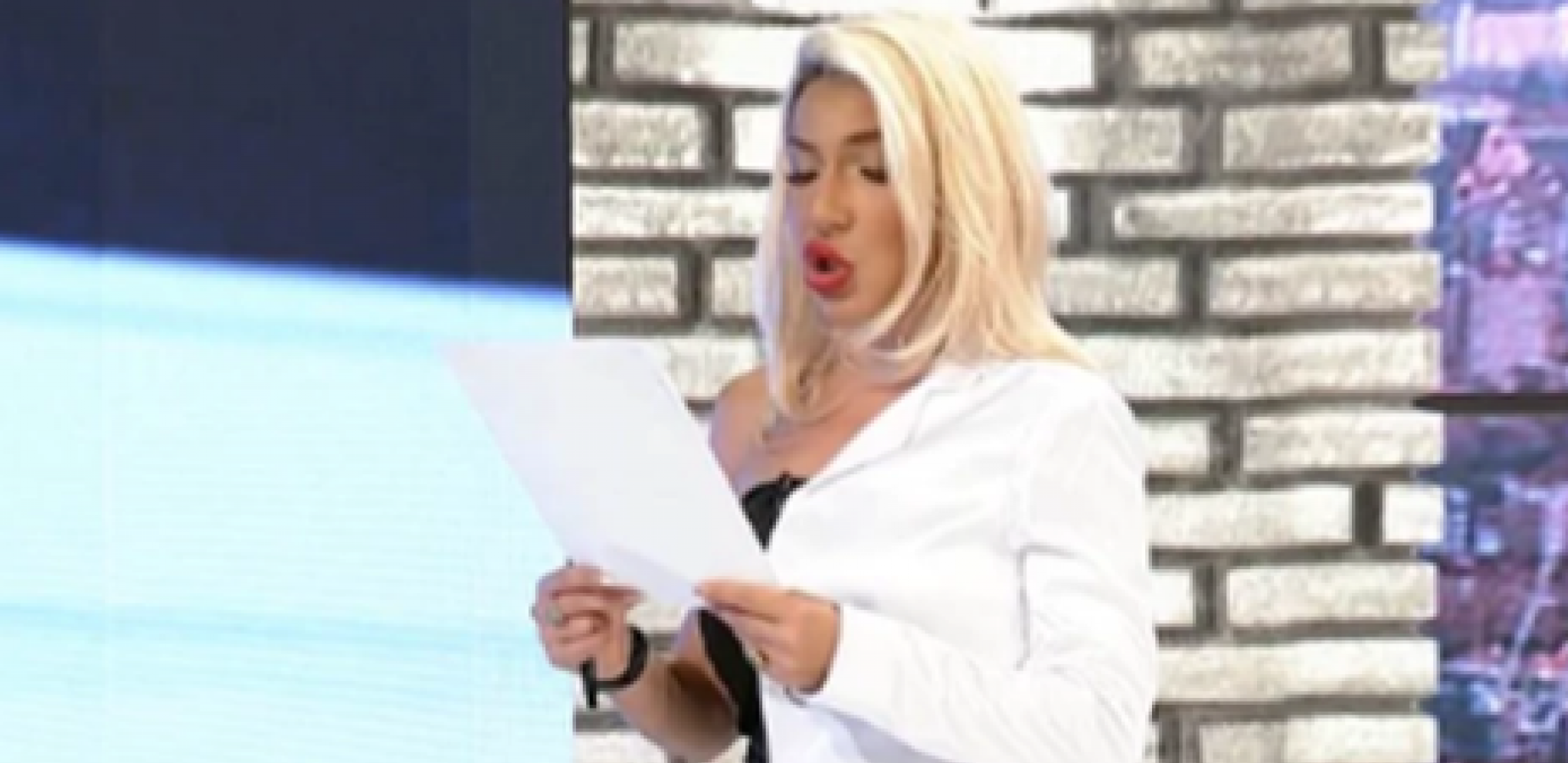 POZIRALA U MINIĆU PORED KOMANDANTA JovanaJeremić  napravila haos na mrežama, nosila kapu s posebnim obeležjem (FOTO)