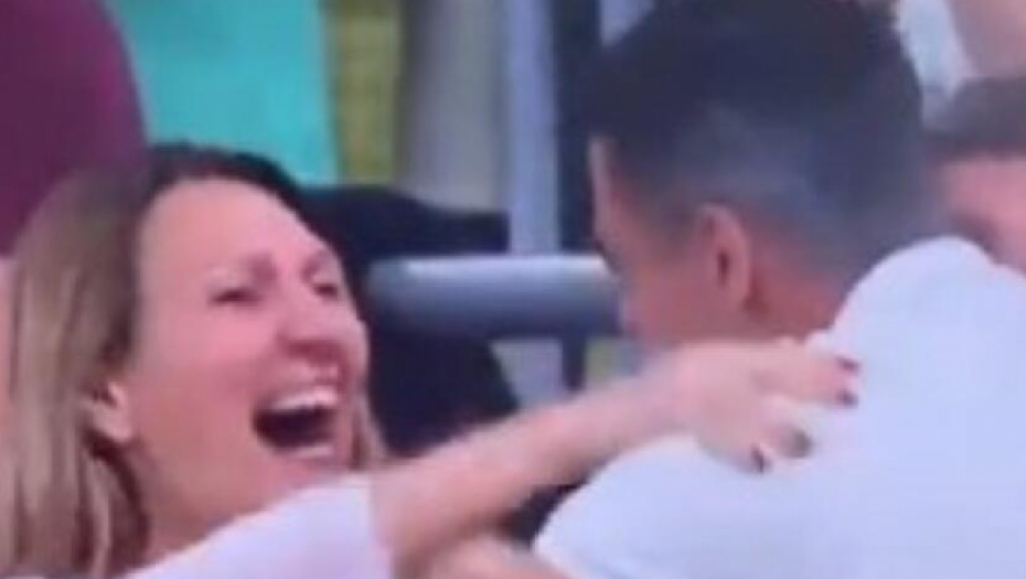 PREPONOSNI RODITELJI Pogledajte kako su Biljana i Dragutin Topić proslavili ćerkino osvajanje bronzane medalje (VIDEO)