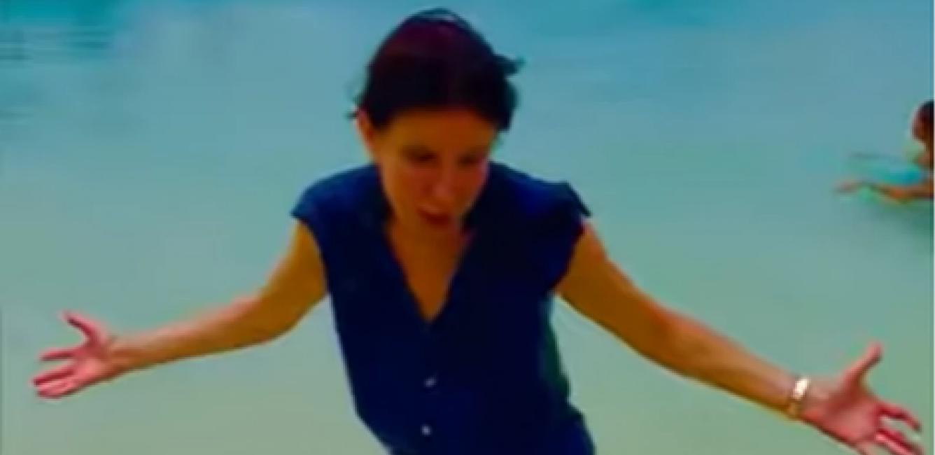 VODITELJKA SE NA MALDIVIMA KUPALA U GARDEROBI Snežana Dakić šokirala izjavom: Nemam burkini