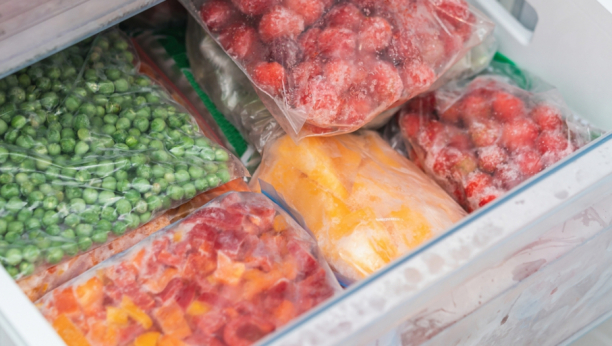 ZAMRZNITE VOĆE I POVRĆE NA JEDINI ISPRAVAN NAČIN Imaćete vitamine za celu porodicu tokom cele godine