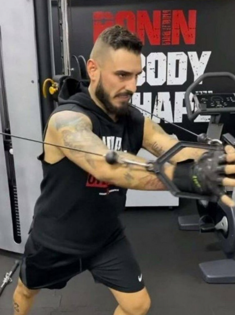 ŠOK ISPOVEST DARKA LAZIĆA Pevač priznao da je posetio javnu kuću, a onda spomenuo operaciju