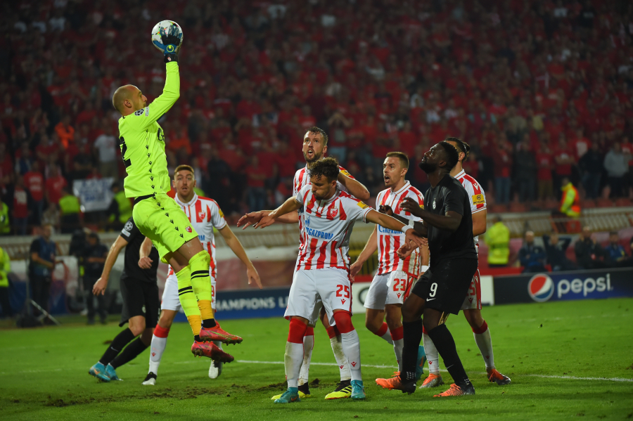 NIJE SVE TAKO CRNO Šleper para stiže na 