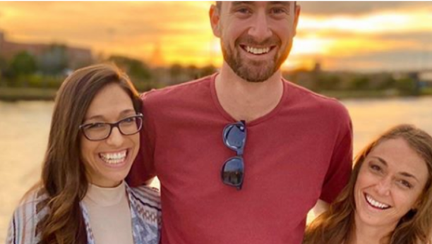 MUŠKARAC OČEKUJE ZAJEDNIČKO DETE SA DVE ŽENE Ljudi su u šoku, a on kaže da će obe dojiti bebu