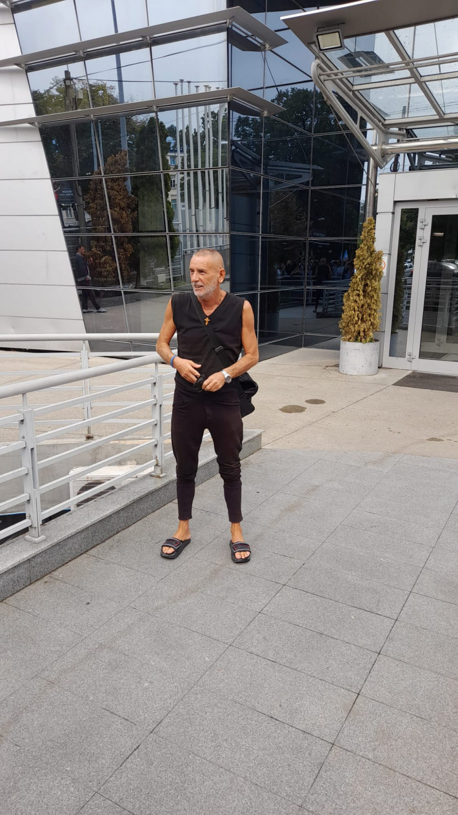 LEPI MIĆA HITNO NAPUSTIO ZADRUGU: Zadesili ga UŽASNI PROBLEMI, evo o čemu je reč!