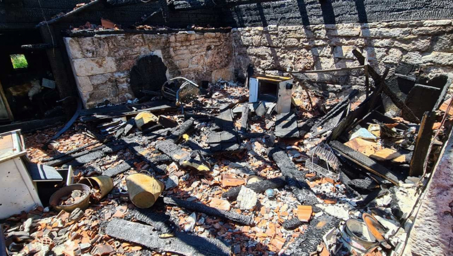 PORODICI SA PEŠTERA VATRA SVE UZELA Sa troje dece zimu dočekuju na zgarištu