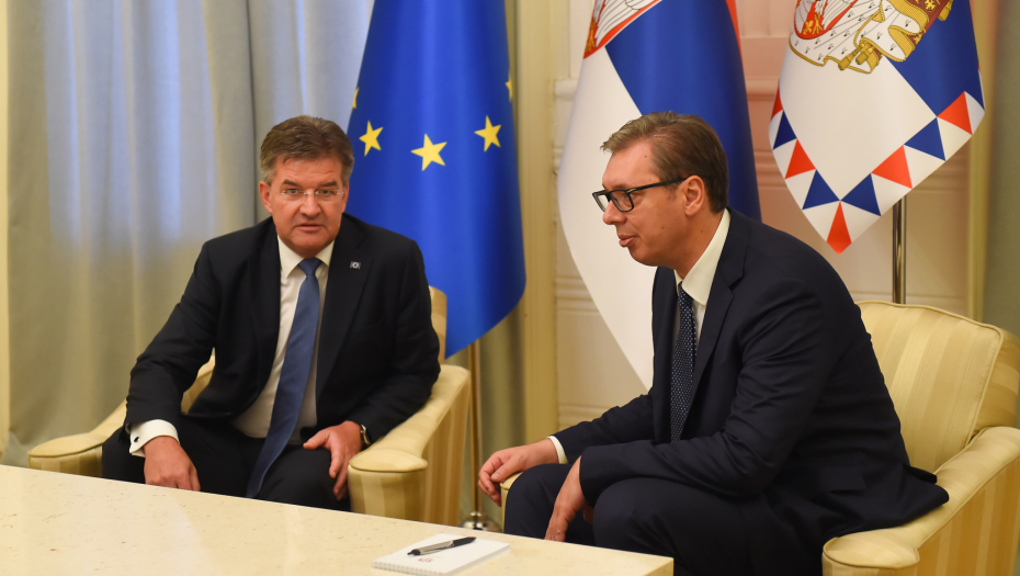 ZAVRŠEN SASTANAK Vučić razgovarao sa Lajčakom i Eskobarom (FOTO/VIDEO)