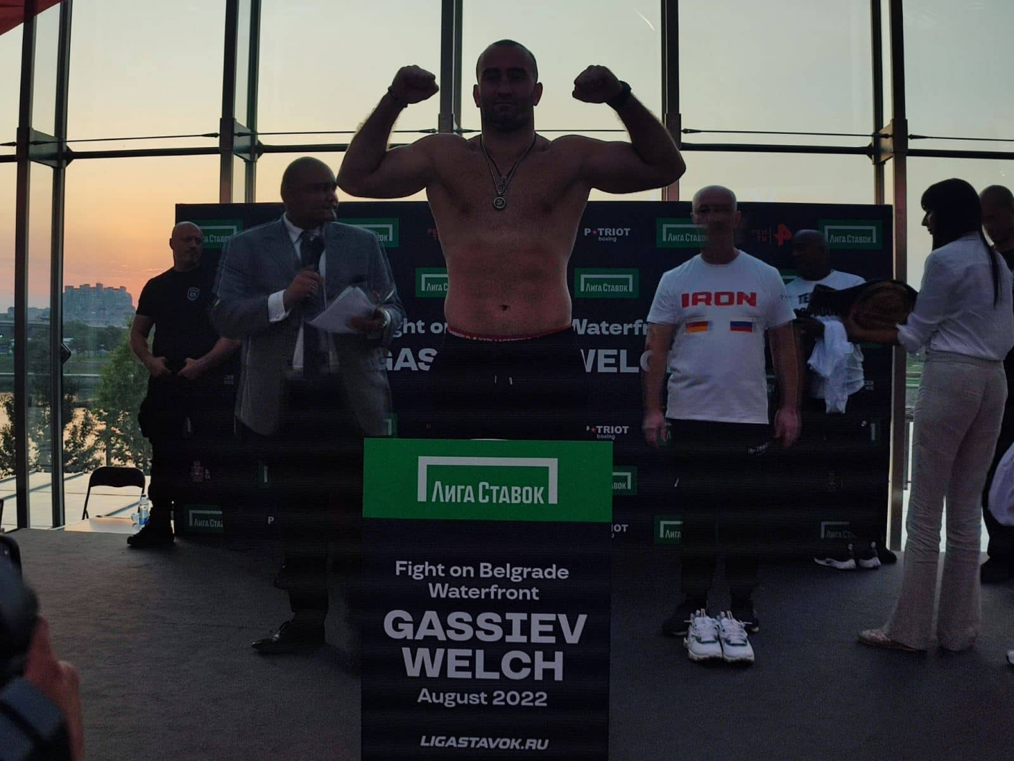 MERENJEM POČELO ODBROJAVANJE Gasijev i Velč spremni za ring u Beogradu na vodi