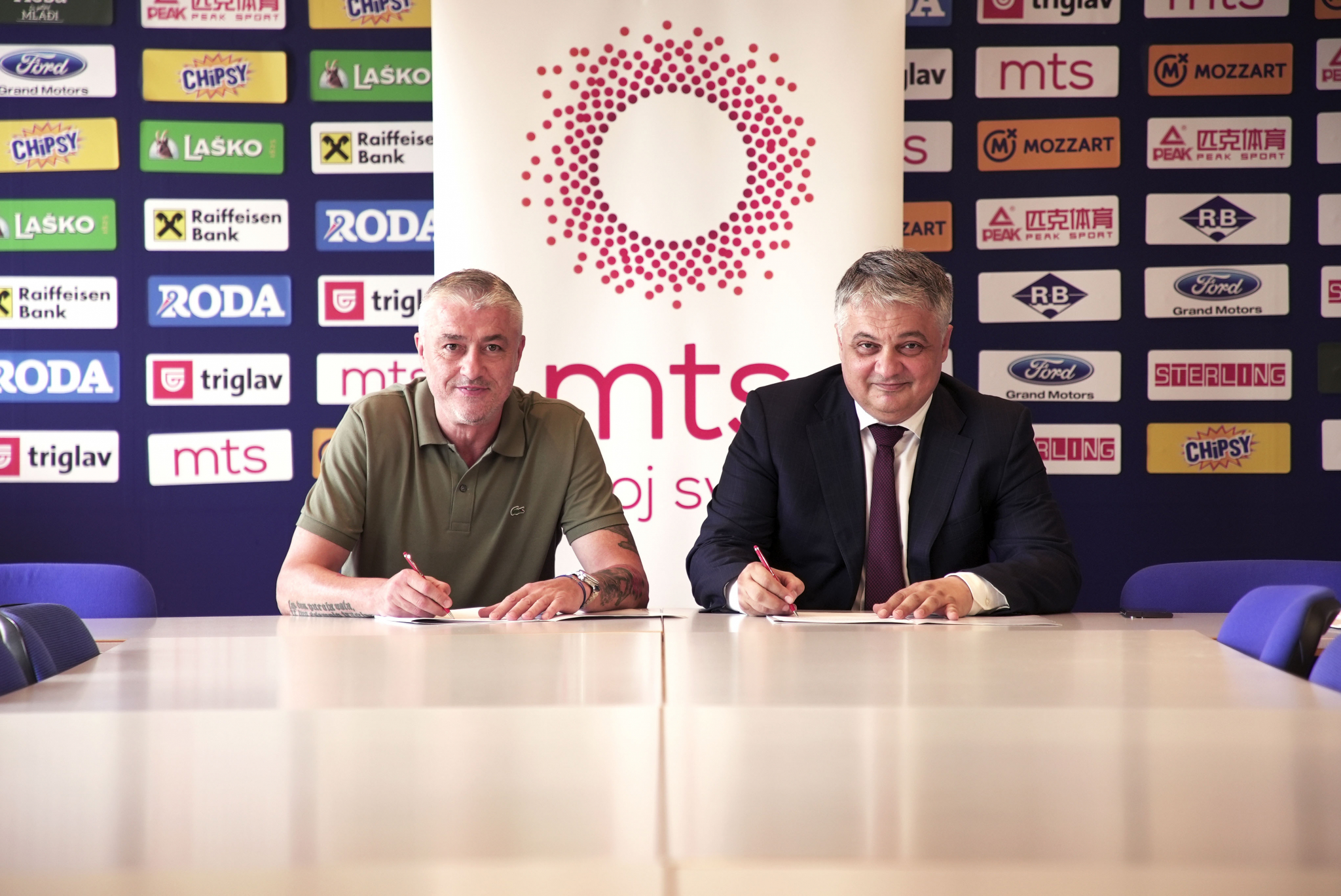 VELIKO POJAČANJE ZA KOŠARKAŠKI SAVEZ SRBIJE PRED EVROPSKO PRVENSTVO Telekom Srbija nastavlja da podržava srpsku košarku