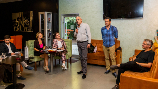 Gradonačelnik Bakić prisustvovao zatvaranju Međunarodne književne kolonije „SKD – Krupara 2022“ u Bačkom Dušanovu (FOTO)