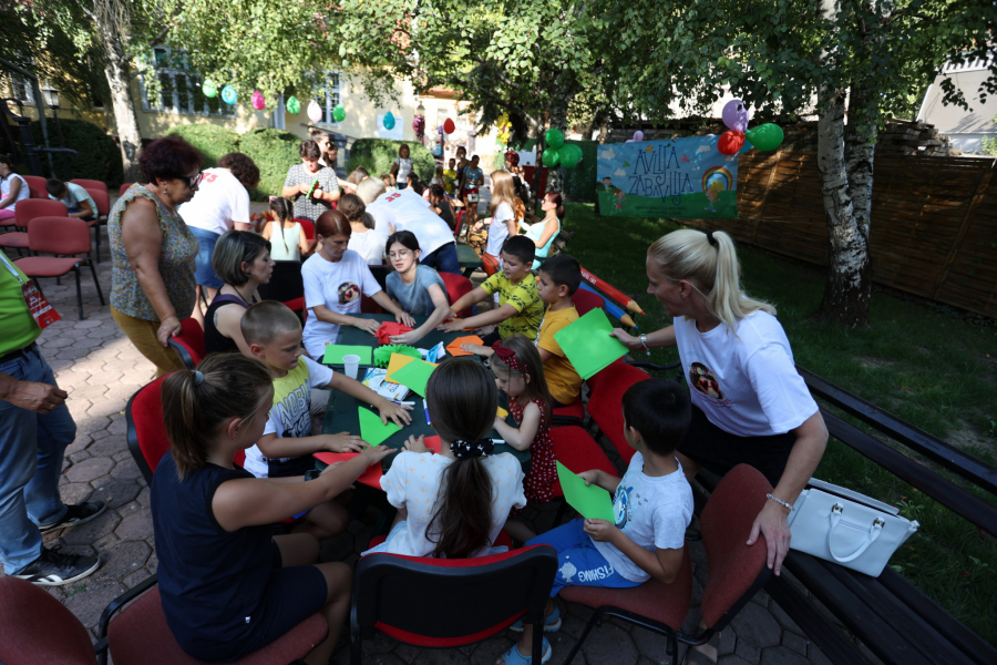 POČELI VELIKOGOSPOJINSKI DANI Novobečejci najbolji u kuvanju riblje čorbe, a večeras Celtsi, Nele i Atomsko sklonište (FOTO)