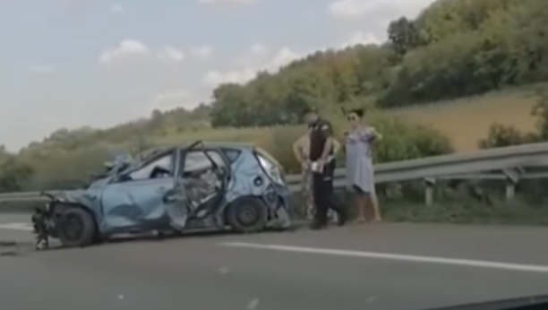 STRAŠAN UDES KOD UMČARA Automobil potpuno smrskan, ima povređenih (FOTO/VIDEO)