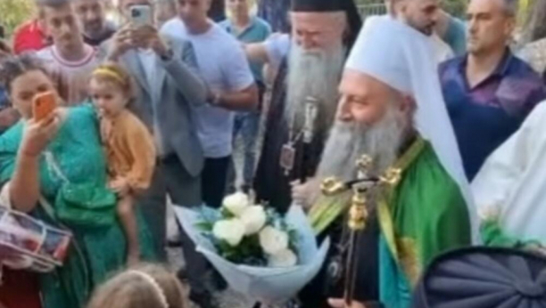 TOPAO DOČEK ZA PATRIJARHA U HERCEG NOVOM Veliki broj meštana pozdravio Porfirija u manastiru Savina, on poručio - svi smo sabrani u jedinstvenoj svetinji!(VIDEO)
