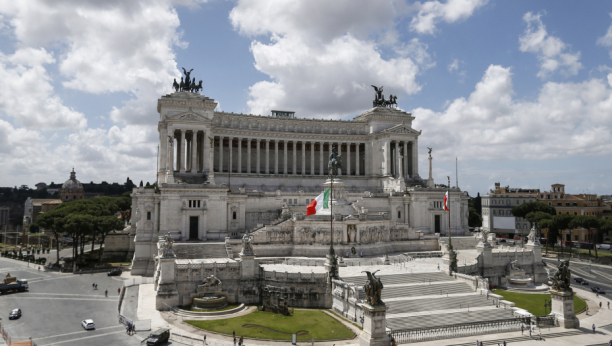 BORBA PROTIV REKORDNE INFLACIJE U ITALIJI Vlada u Rimu uvodi poseban porez od 50 odsto ekstra prihoda energetskih kompanija