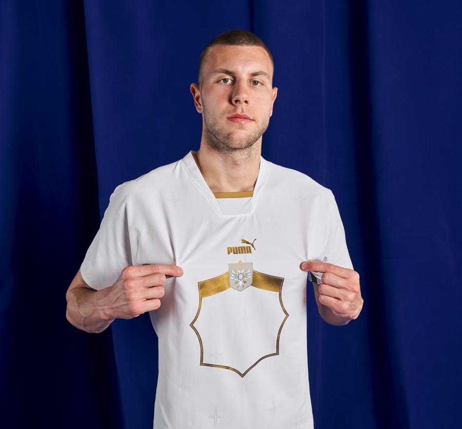 TRADICIJA, JEDINSTVO I HRABROST Promocija novog dresa fudbalske reprezentacije Srbije inspirisan istorijskim uspehom zlatnih 