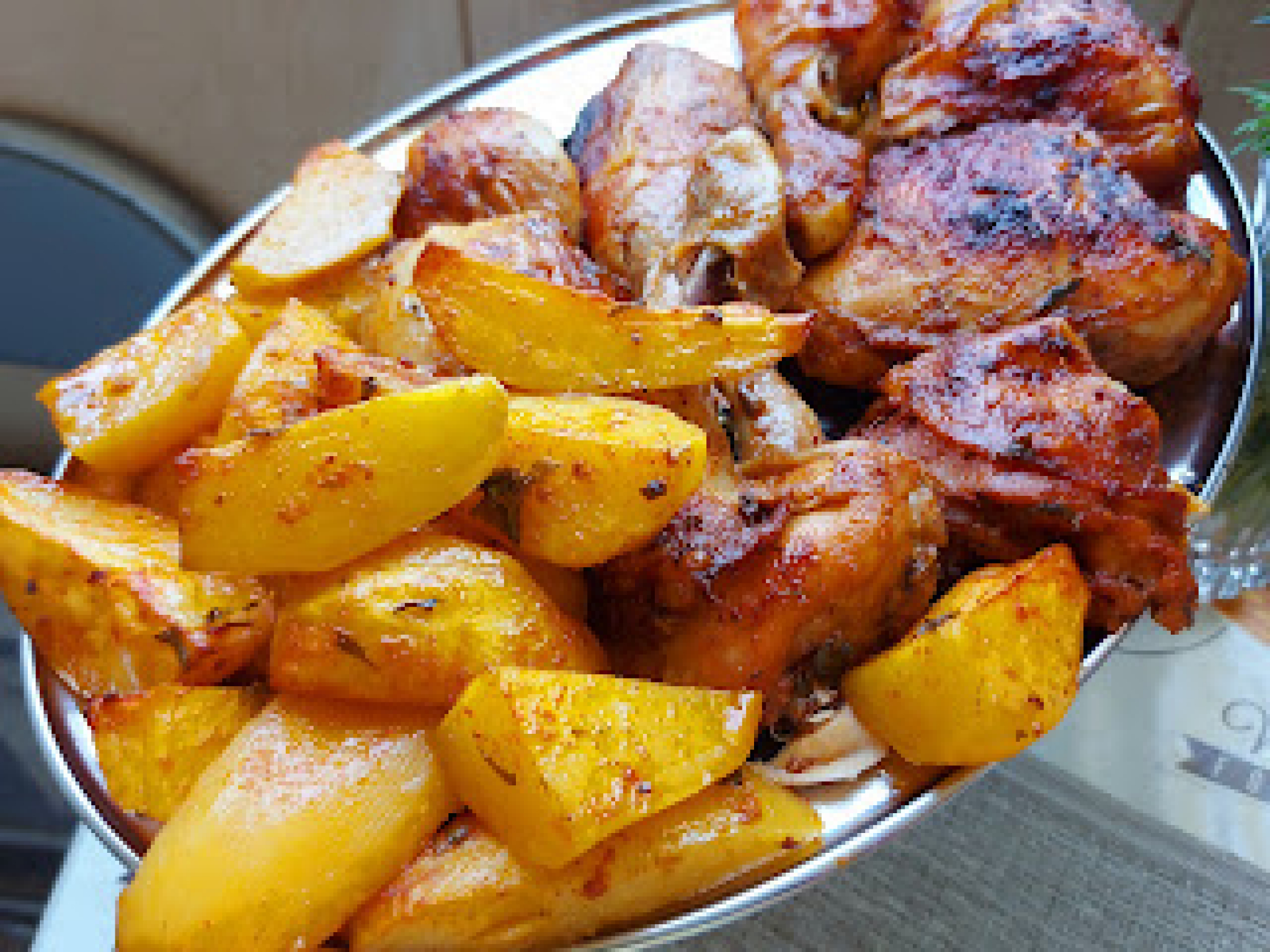 OMIILJENO JELO U SVAKOJ SRPSKOJ KUĆI Najbolja piletina u rerni, savršenstvo ukusa