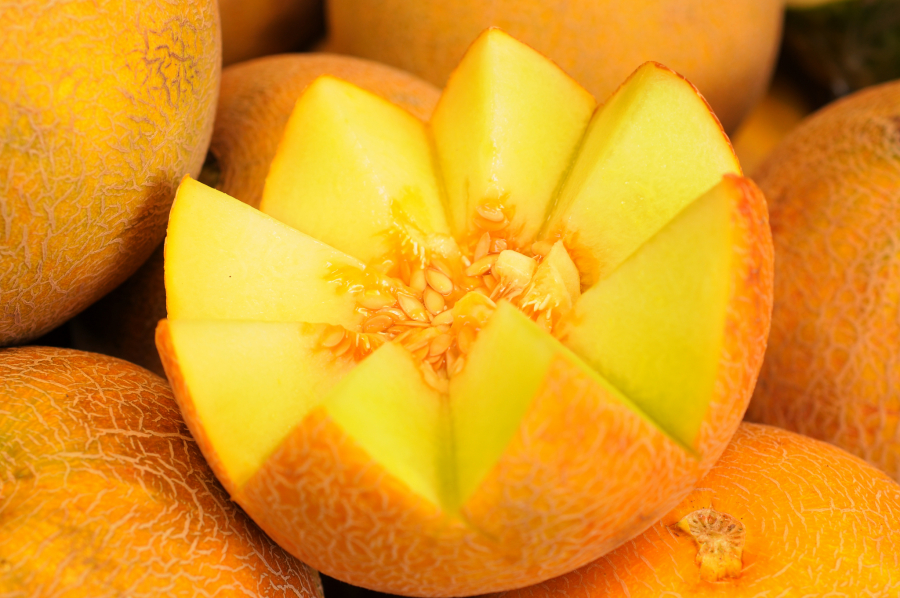 PRAVO JE VREME ZA VOĆNI SLADOLED Namirnice i sezonsko voće pronađite na Beogradskim pijacama