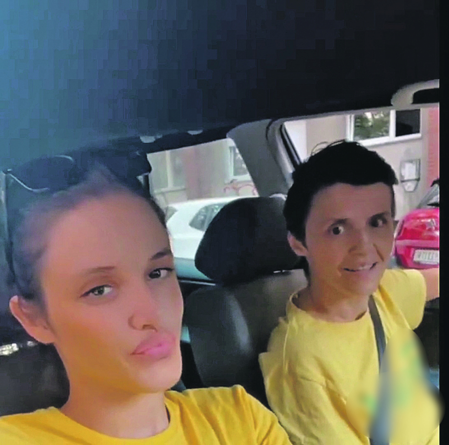 ALEKSANDRA SA DEVOJKOM RADI KAO DOSTAVLJAČ HRANE! Bivša zadrugarka nakon bežanja iz rijalitija pukla finansijski, otkrivamo detalje