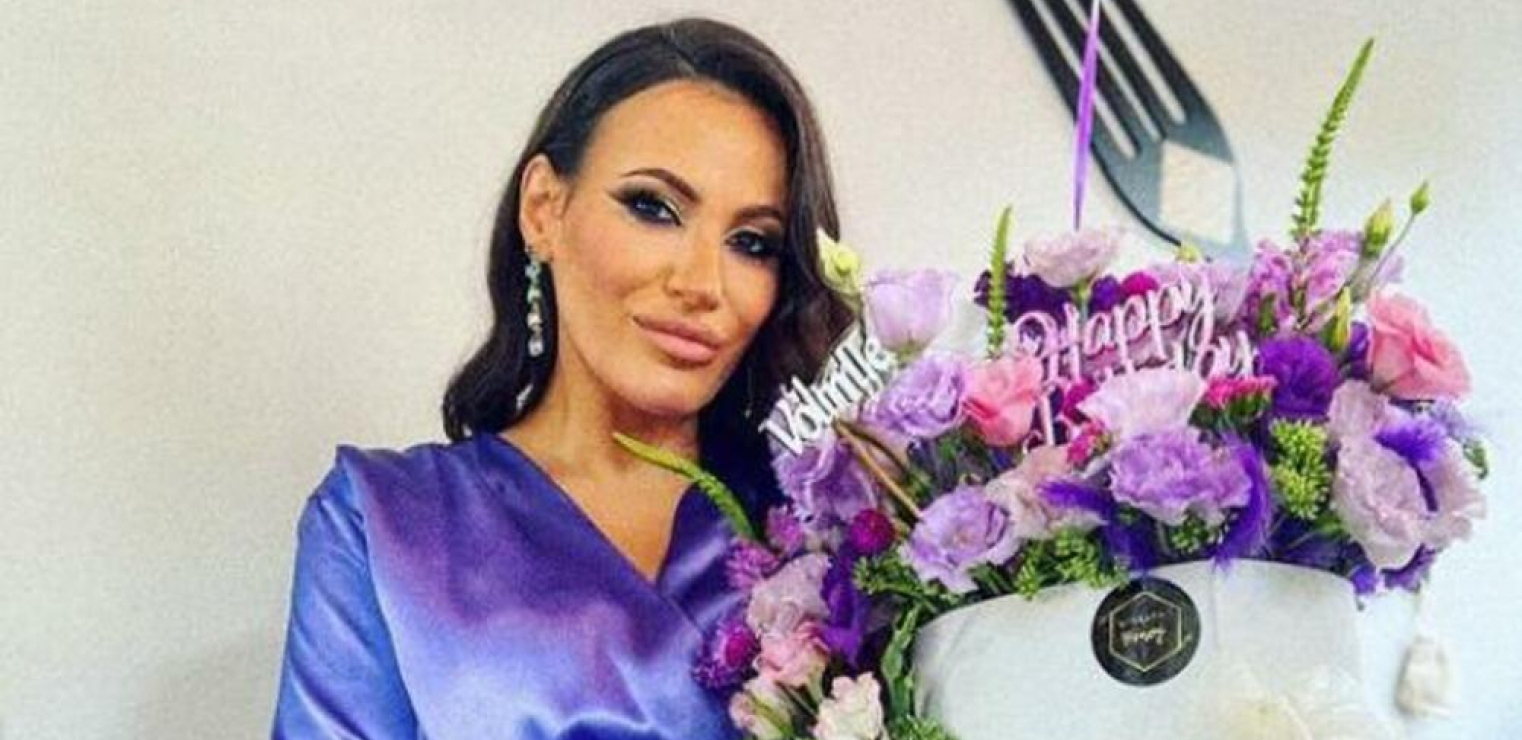 GRLI IH NJEGOV SIN, A ONA BLISTA OD SREĆE! Isplivali privatne fotografije sa veridbe Kristine Spalević i Kristijana Golubovića (FOTO)