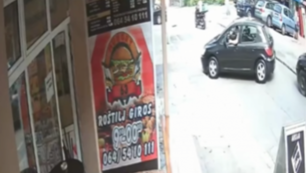 "SKORO GLUPLJI UDES NIJE SNIMLJEN" Neobičan sudar u Beogradu mnoge nasmejao, društvene mreže se usijale (VIDEO)