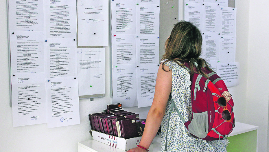 ODLOŽENA DRŽAVNA MATURA Upis na fakultete po starom još dve godine