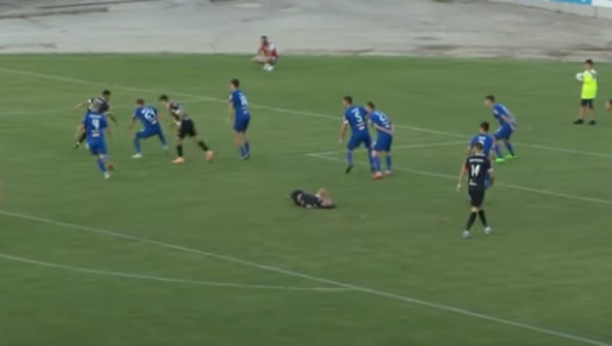 STRAŠNE SCENE U BIH Fudbaler dvaputa padao u nesvest, odvezla ga Hitna pomoć (VIDEO)