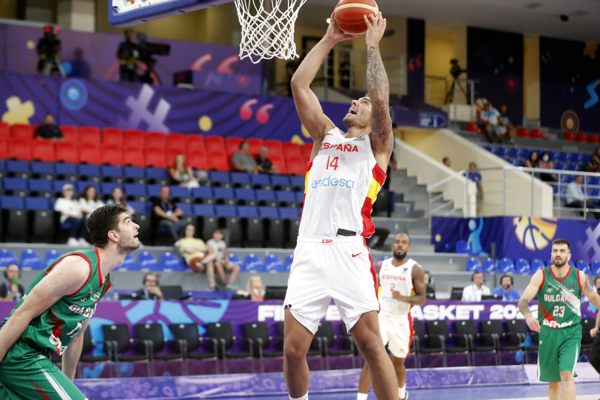 EVROBASKET PRVI DAN Počeo košarkaški šampionat Evrope pobedom Španije, Srbija predvođena Pešićem napada zlato