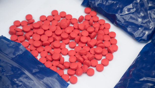 ZA OVO LETI GLAVA Rekordna zaplena od 47 miliona tableta amfetamina u Saudijskoj Arabiji