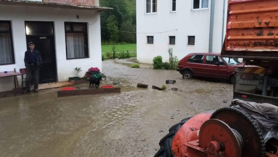 PROGLAŠENA VANREDNA SITUACIJA U IVANJICI Nevreme hara Zapadnom Srbijom, izlili se bujični potoci (FOTO)