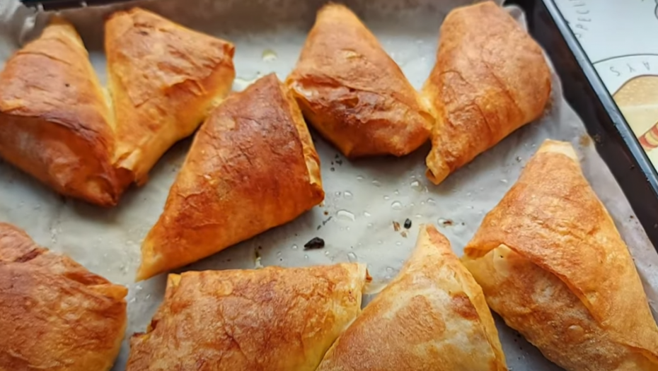 SJAJNA IDEJA ZA DORUČAK ILI VEČERU Hrskavi i ukusni trouglići sa mesom (VIDEO)