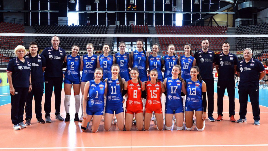 A, SAD PO MEDALJU Juniorke Srbije sa prve pozicije u polufinalu