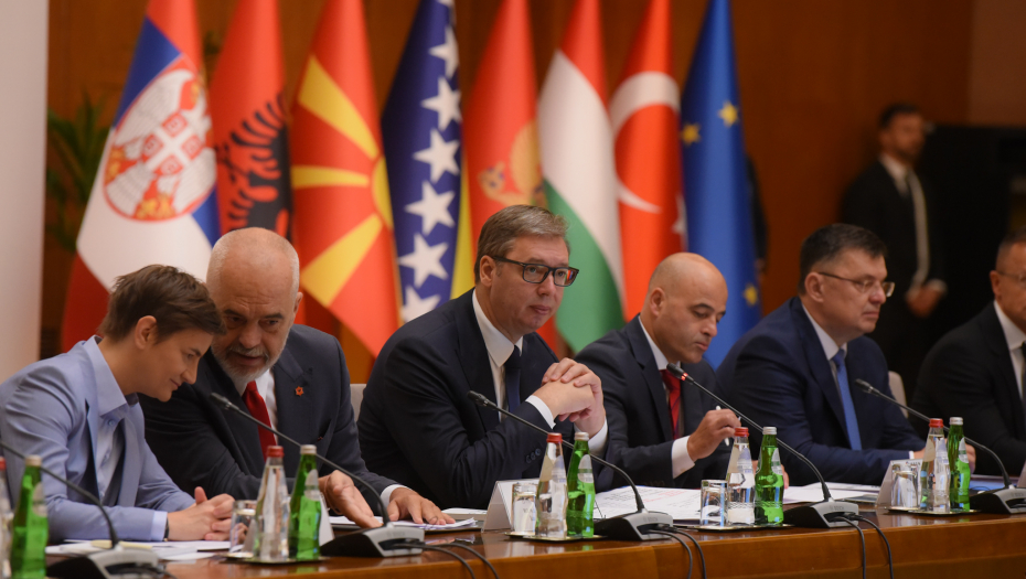 KAVAČEVSKI ZAHVALIO VUČIĆU "Da napravite svoje veče u drugoj državi moguće je samo ako su svi problemi između tih zemalja rešeni"