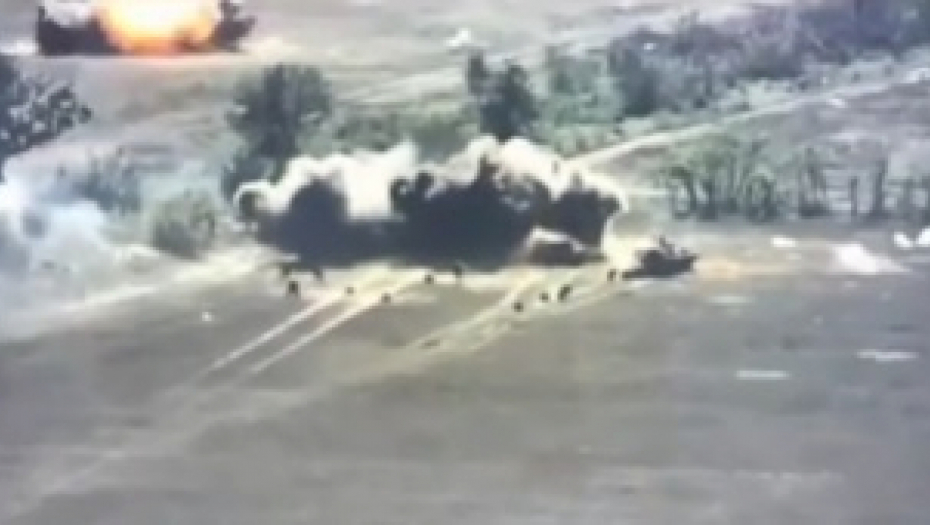 ŠOK SNIMAK S UKRAJINSKOG RATIŠTA Krenuli u ofanzivu na Herson, a onda - eksplozije! (VIDEO)