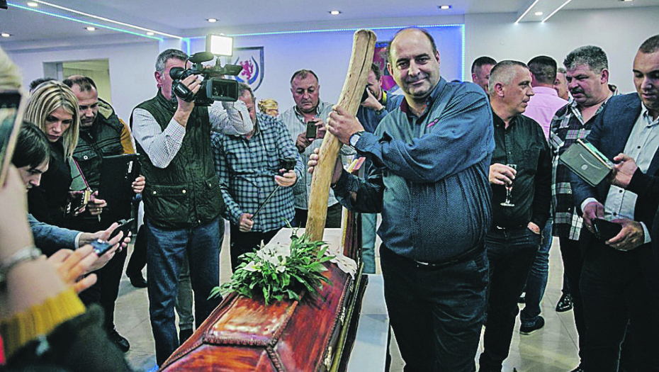 GROBARI: UMREĆEMO OD ALKOHOLA Grobarijada u Nišu zakazana za 17. septembar i okupiće pogrebnike iz celog regiona