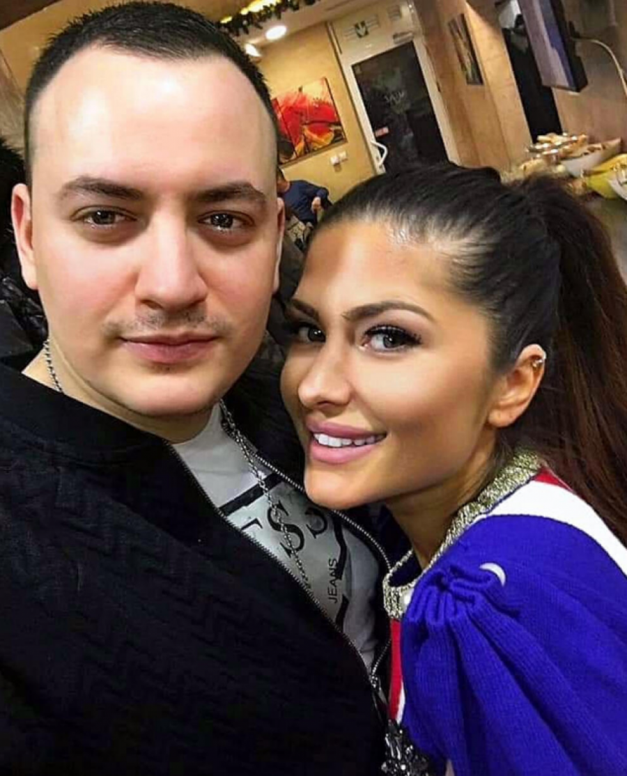 VODITELJKA VRUĆIM FOTKAMA ZALUDELA SVE Pevač otkrio tajnu svog braku sa Anom Radulović, pa priznao da je on glavni krivac za ovo!