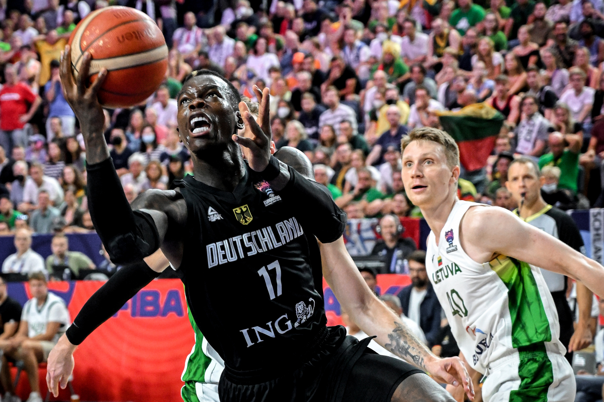 NAJBOLJI MEČ EVROBASKETA Litvanci pred eliminacijom, Šruder posle dva produžetka doneo slavlje Nemcima