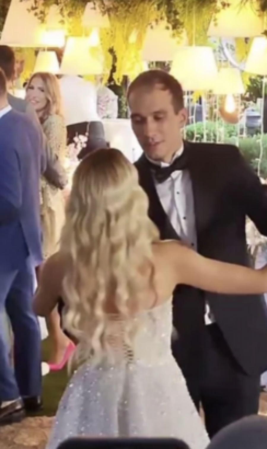 PRVE SLIKE SA VENČANJA ĆERKE MIRE ŠKORIĆ Milica zablistala u venčanici, a evo kako izgleda zet (FOTO)