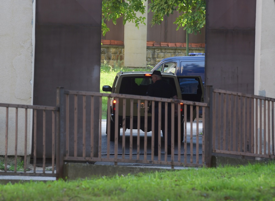 BELIVUK STIGAO U SUD! Obezbeđenje na maksimumu! Velja Nevolja uskoro oči u oči sa svedokom-saradnikom!