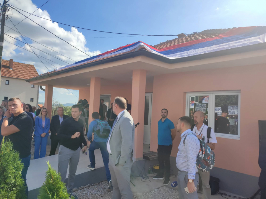 ANA BRNABIĆ U LEPOSAVIĆU Predati ključevi nove kuće koja je sagrađena sredstvima Vlade Srbije