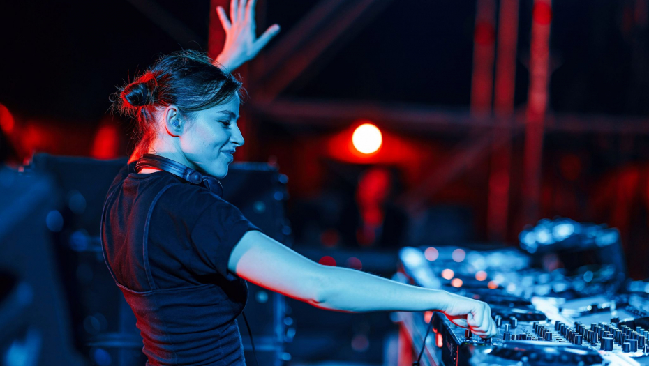 MUZIKA ZA SVAKI HOROSKOPSKI ZNAK Devica završi na šanku, bik da sve pare na muziku, a rak...