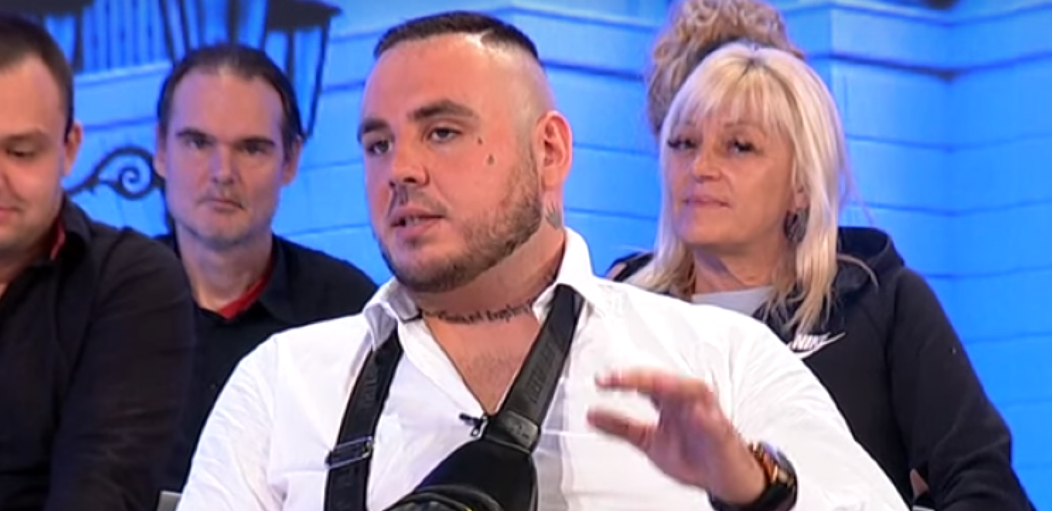 FILIP CAR IMA NOVU DEVOJKU? Uhvaćen u strasnom poljupcu sa atraktivnom crnkom